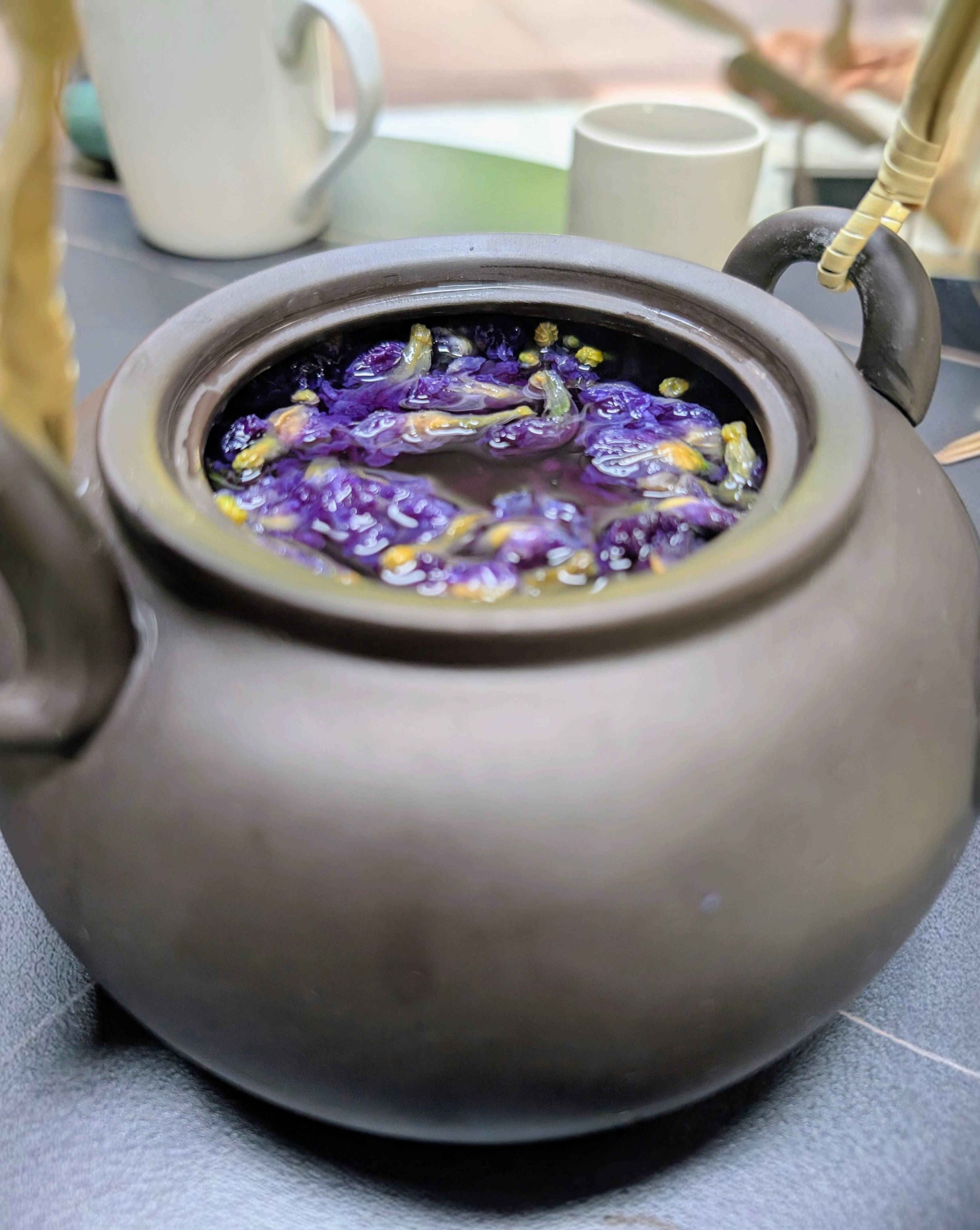 It's BLUE! [TeaParty]